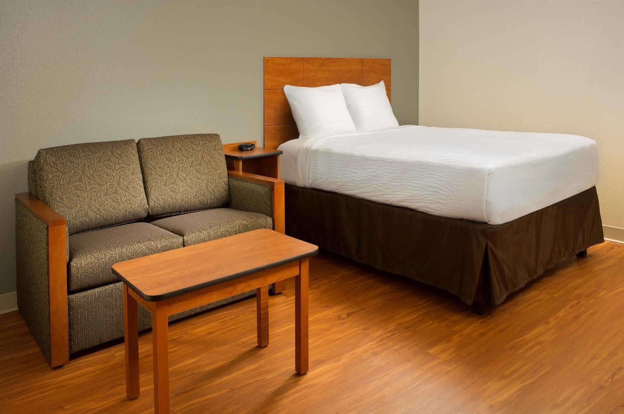 לייק וורת' Woodspring Suites Lake Worth מראה חיצוני תמונה