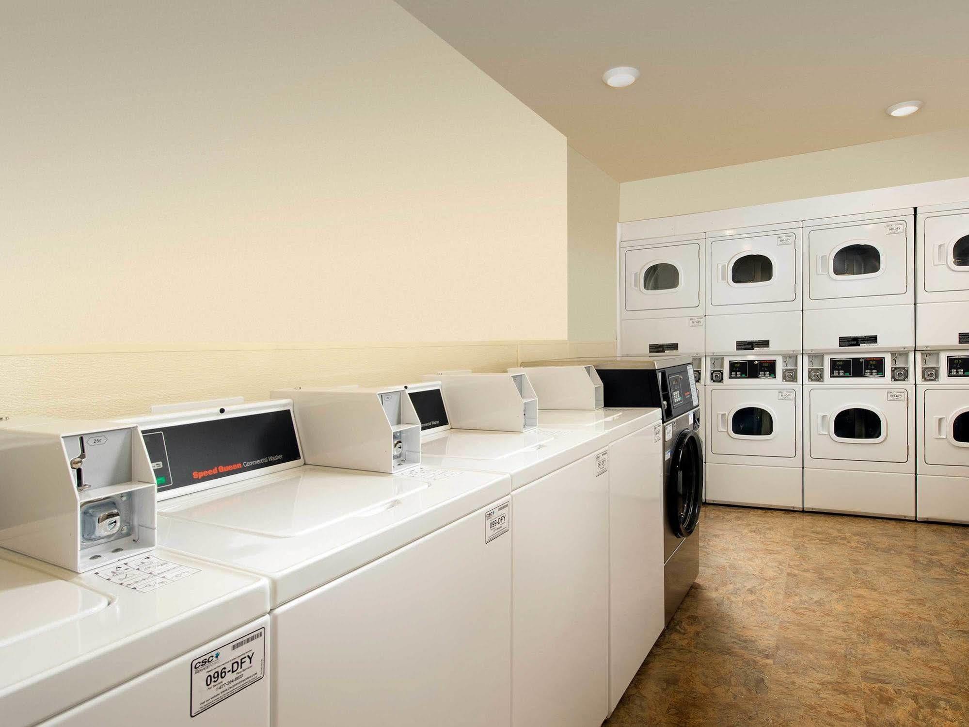 לייק וורת' Woodspring Suites Lake Worth מראה חיצוני תמונה
