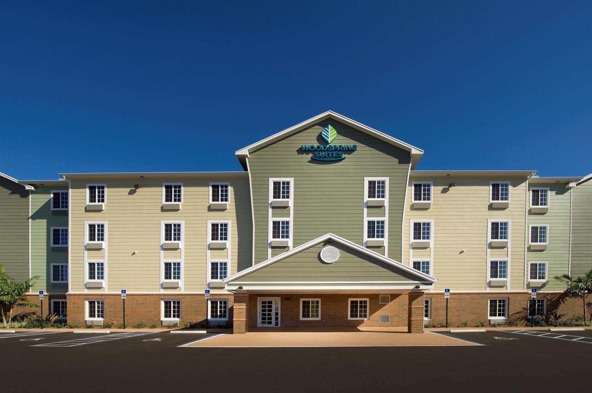 לייק וורת' Woodspring Suites Lake Worth מראה חיצוני תמונה