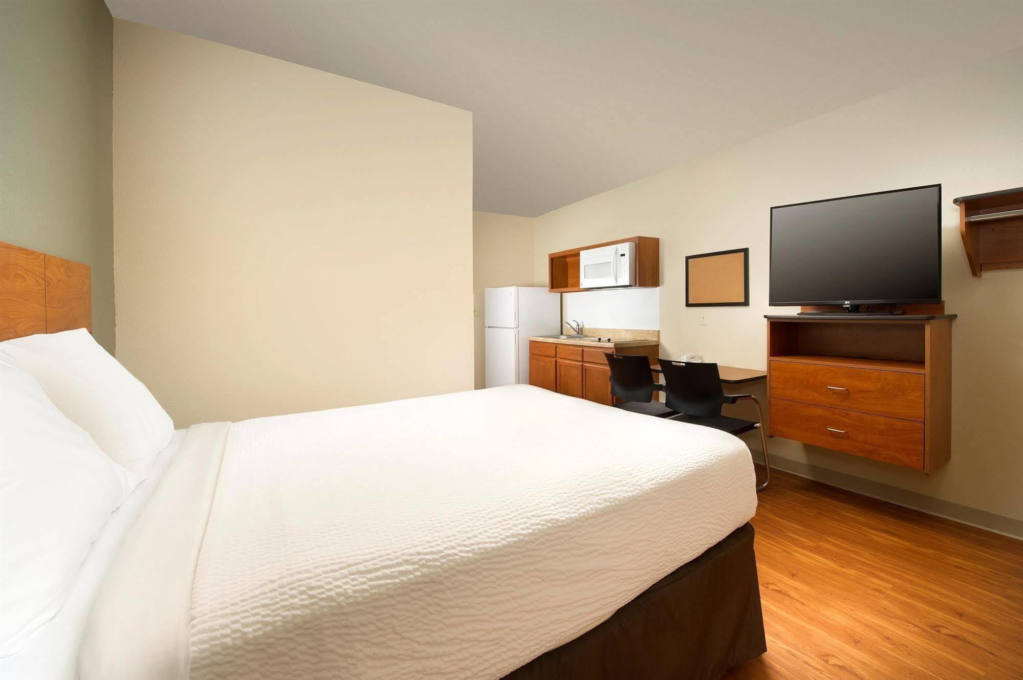 לייק וורת' Woodspring Suites Lake Worth מראה חיצוני תמונה